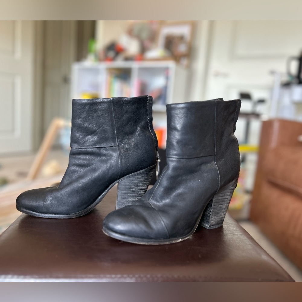 rag & bone black leather ankle booties. Size 5/35